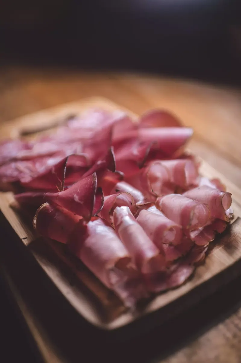 Plank met charcuterie